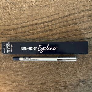 Lune+Aster swipe and go dawn to dusk gel Navy Eyeliner